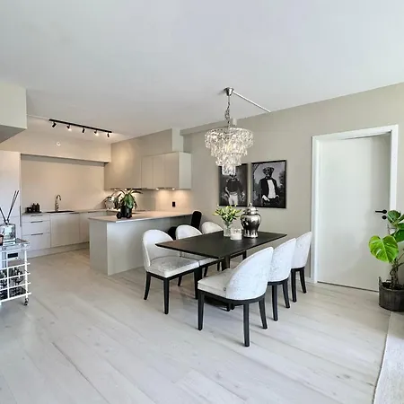 Spacious & Modern - - - Sea View * Stavanger