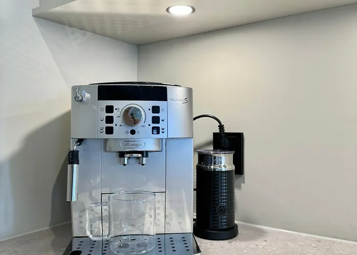 Spacious & Modern - - - Sea View