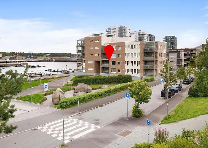 Spacious & Modern - - - Sea View